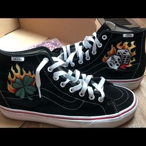 Vans X UO exclusive sk8-Hi tattoo size 9.5w 8m
